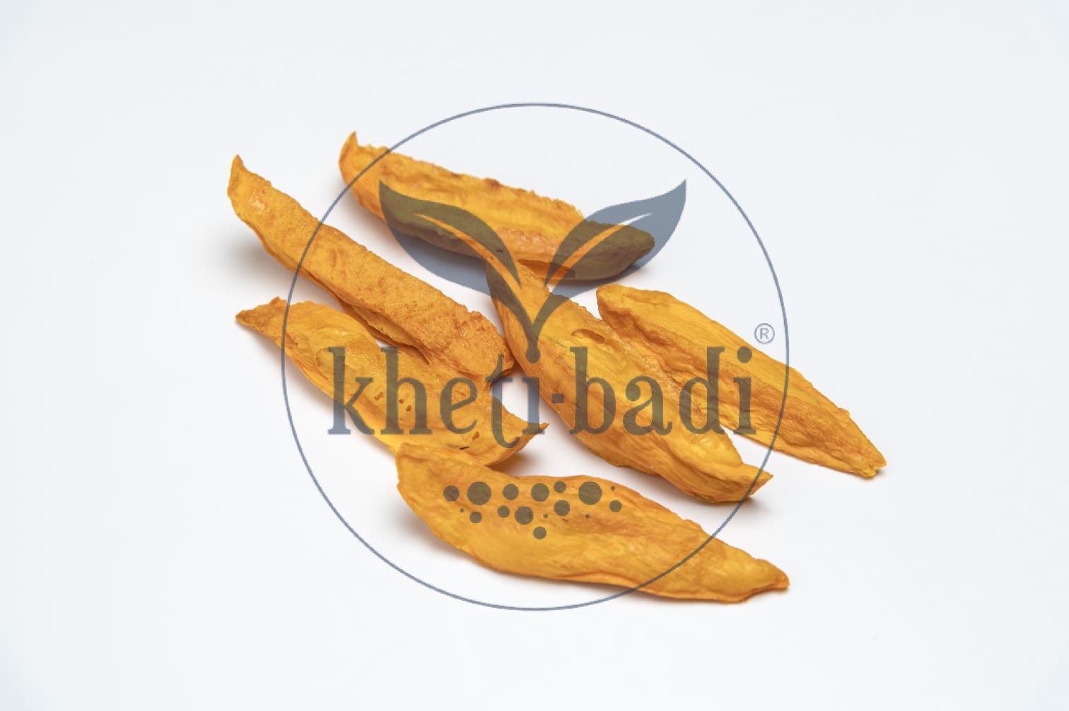 fresh mango dried using unique vacuum dried method, by keeping all naturalness intact